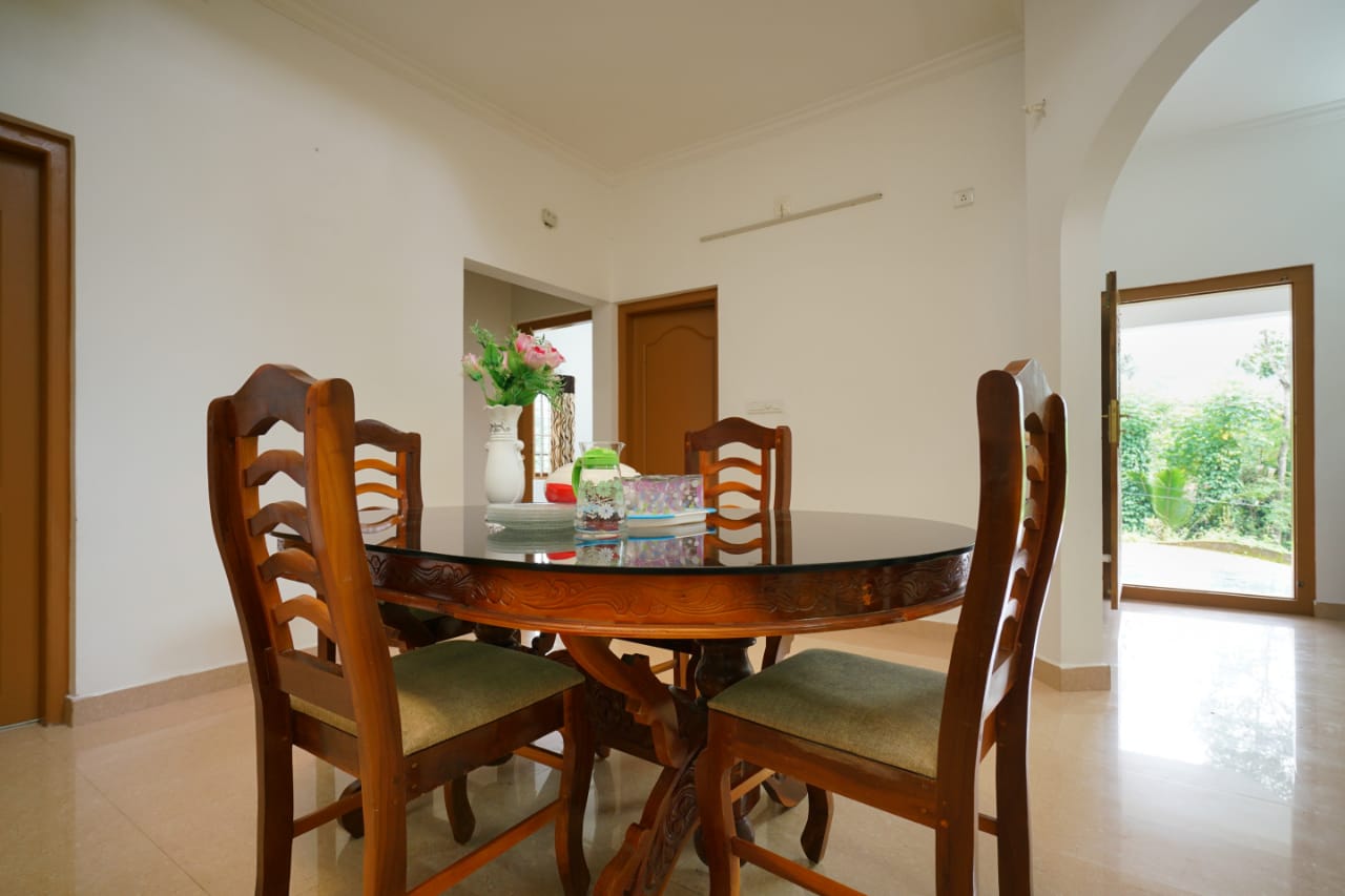 White Snow 4 BHK Cottage - Tap to explore photos