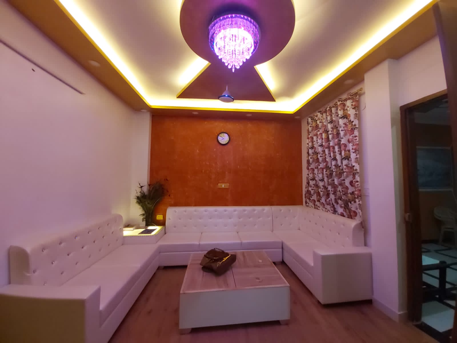 Karni Villa- Lovely 2 BHK flat with a private pool and terrace - Tap to explore photos