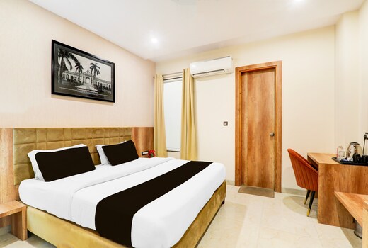 Super Townhouse The Nawab Hotel and Banquet