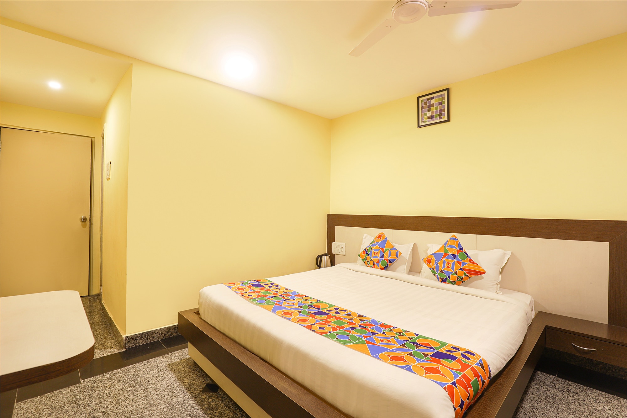 FabHotel Chamiers Park - Nandanam - Tap to explore photos
