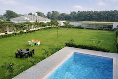 Ekatra Villa & Farms, Noida