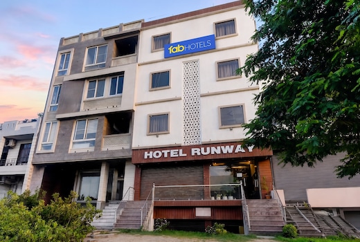 FabHotel Runway, Near Jawahar Circle - Patrika Gate