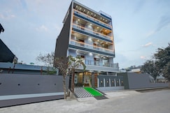 La Corporate Suite Noida, Noida