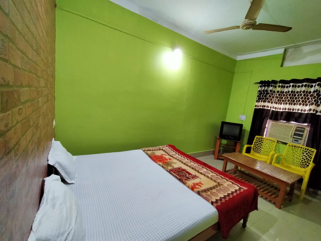 Hotel Anand - Tap to explore photos
