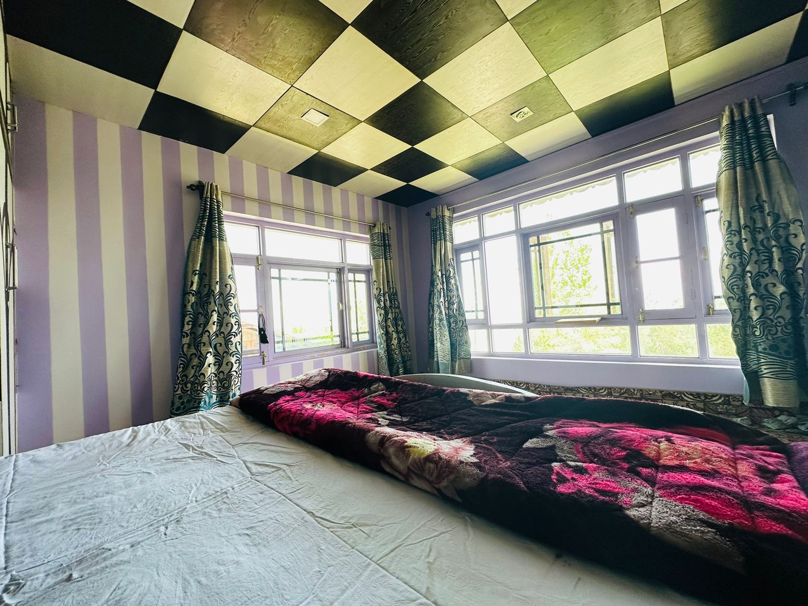 Sheen Homestay - Tap to explore photos