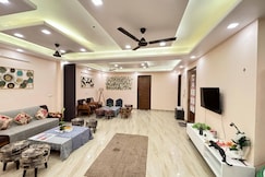 Happy Homezz Spacious Cottage 4BHK, Delhi