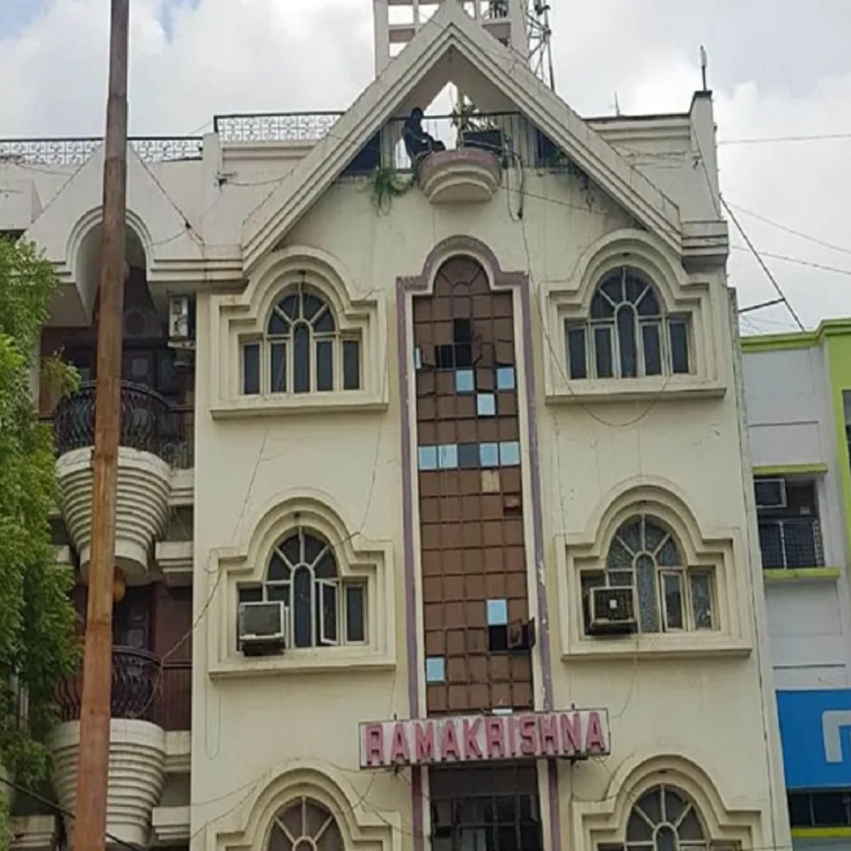 Ramkrishna Apartment - Tap to explore photos