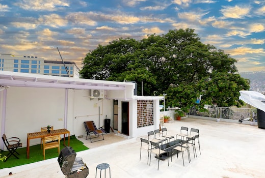 Phulwari Entire 6 BHK Bungalow By Zenia