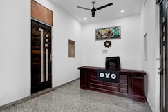 SPOT ON Taj Proprity, Noida