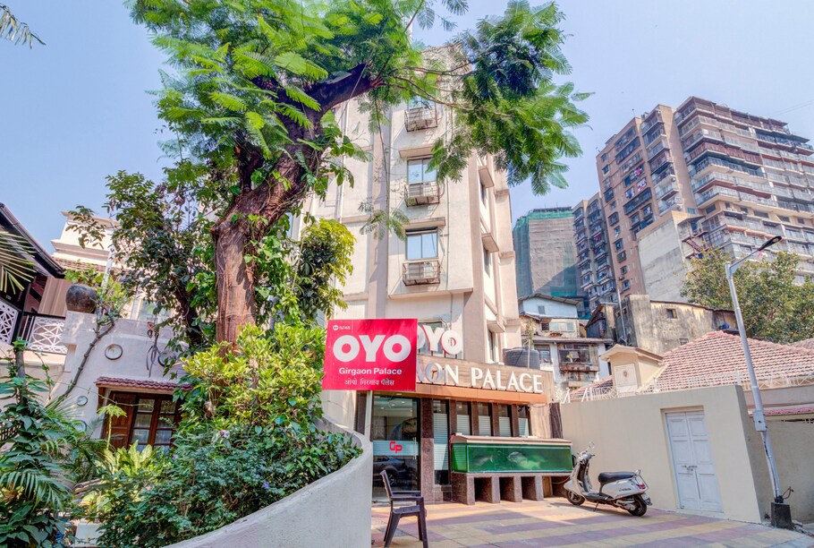 OYO 9748 Hotel Girgaon Palace Mumbai Hotel Price, Address & Reviews