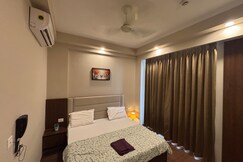 CozyCube Modern Studio, Dankaur