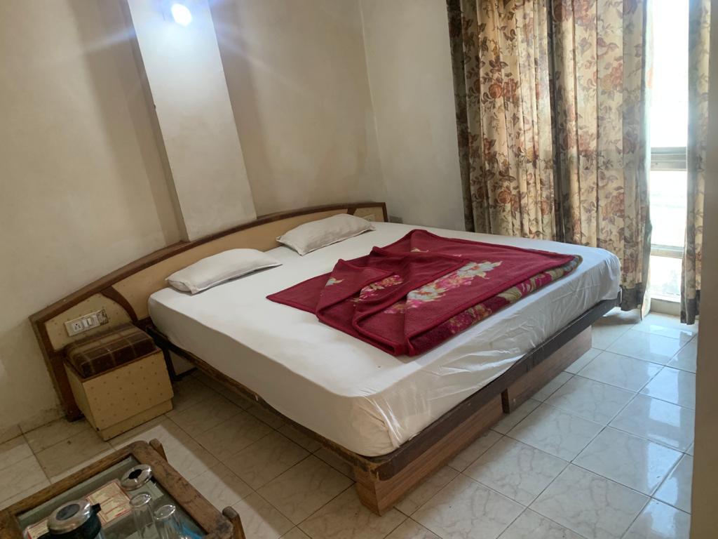 Rajshree Hotel - Tap to explore photos