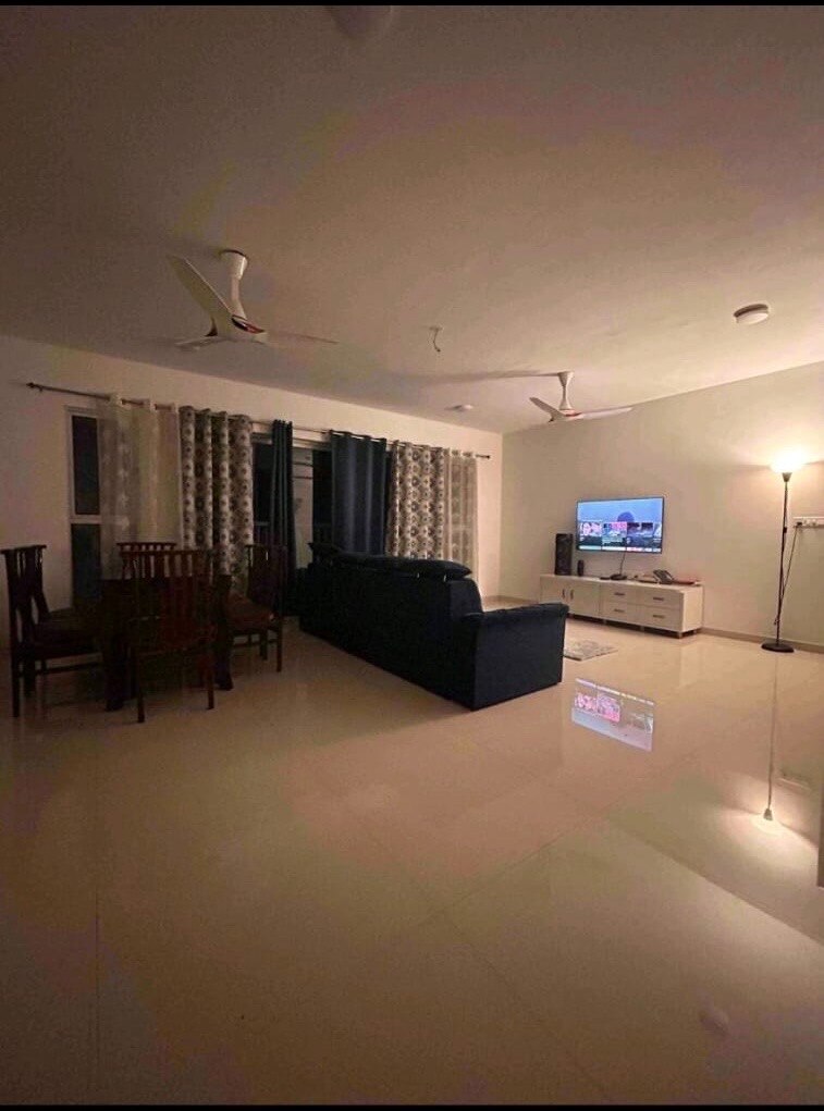 Elegant and luxurious apartment in Thane - Tap to explore photos