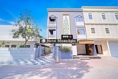 Hotel O Moonlight, Indore