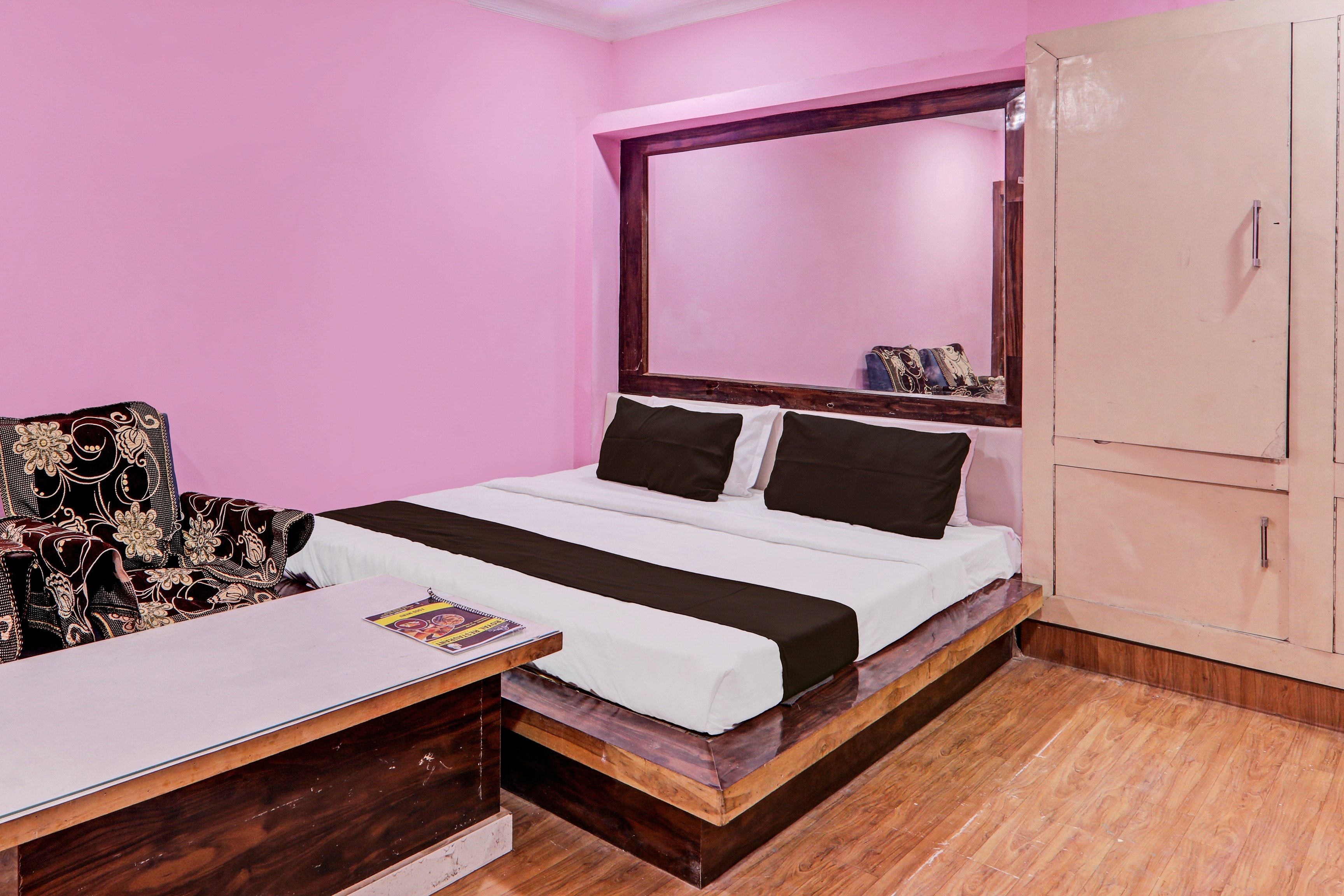 Collection O Mitra Inn - Tap to explore photos