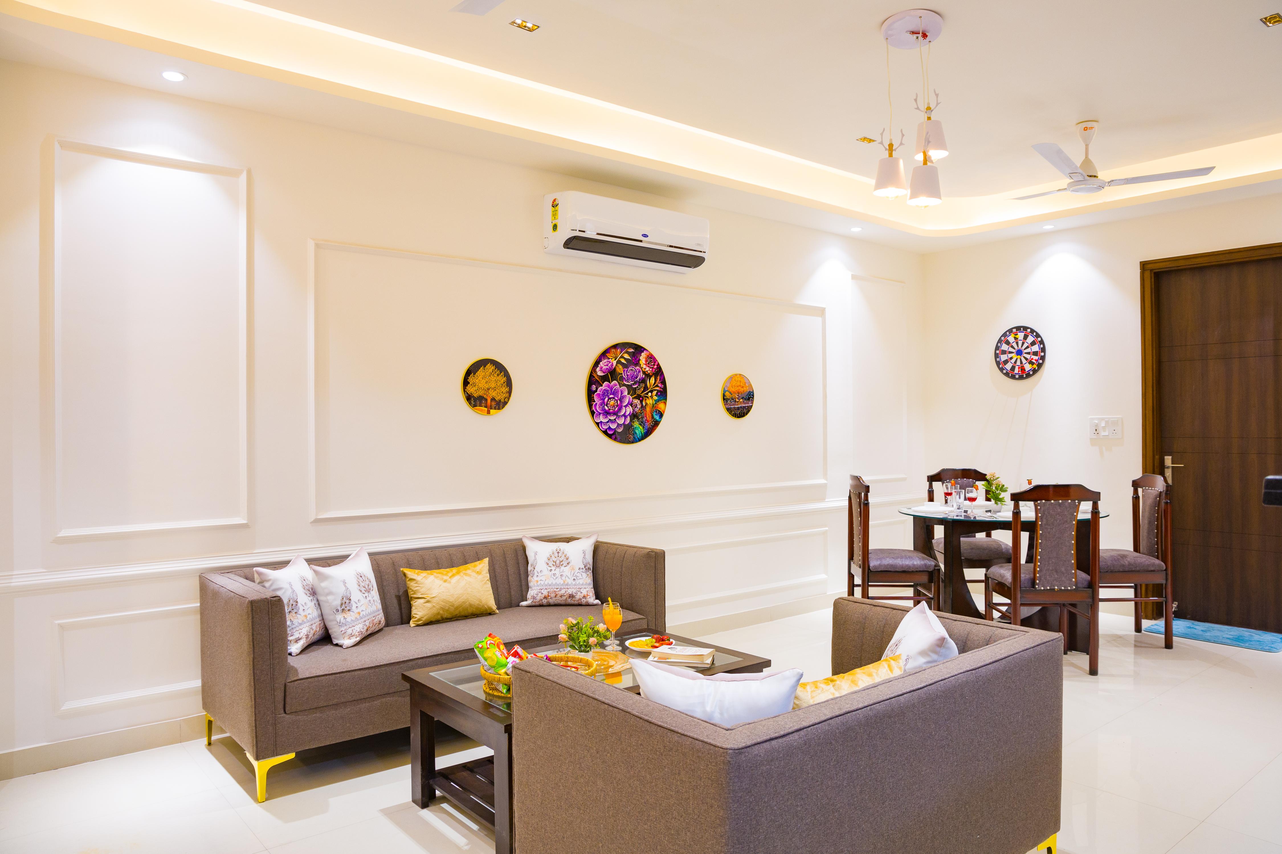 Alaya Stays BYDM Little Paradise 2-BHK Apartment Near Triveni Ghat With Balcony, Lift & Scenic Views - Tap to explore photos