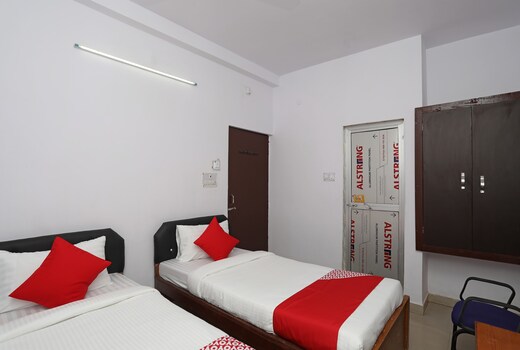 Collection O Aditya Inn
