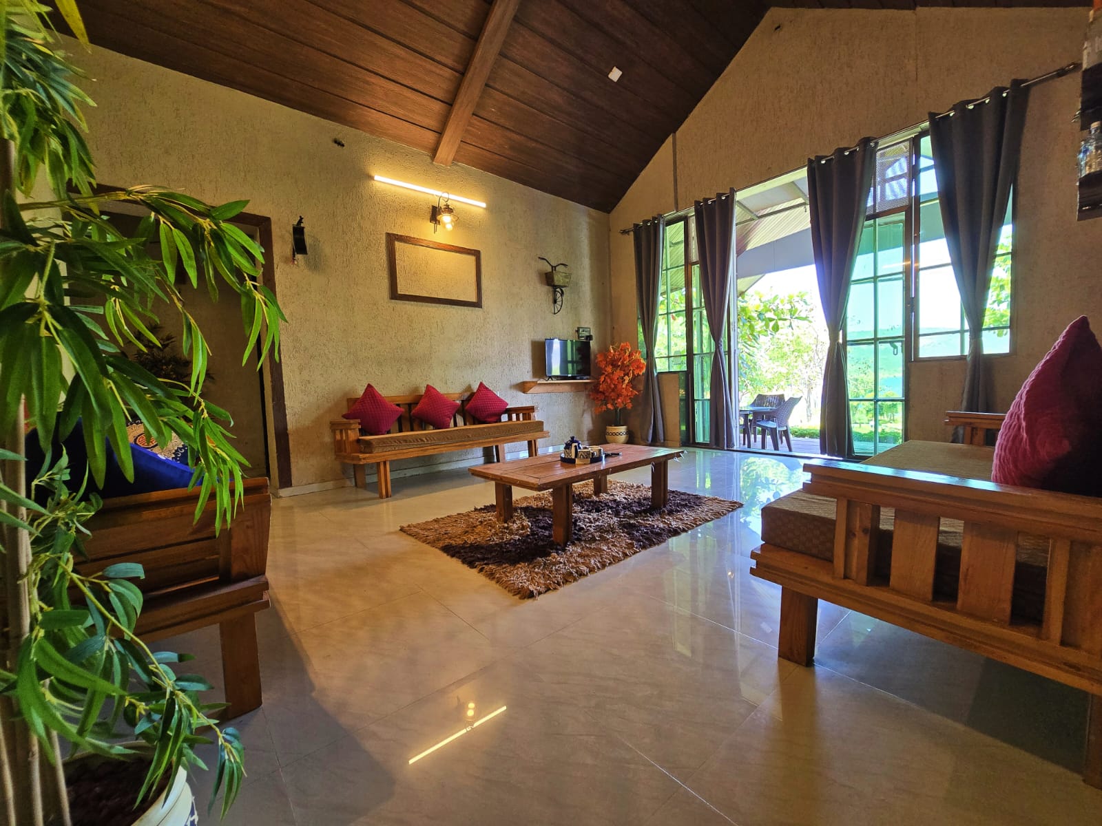 The lake villa 3bhk By Country Escape - Tap to explore photos