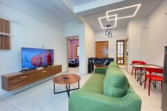 VAR Jade Haus 2 AC 3BHK 5 Min to Beach Foosball, Varkala