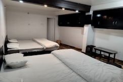 Shri Kachi Dham Home Stay, Bhowali