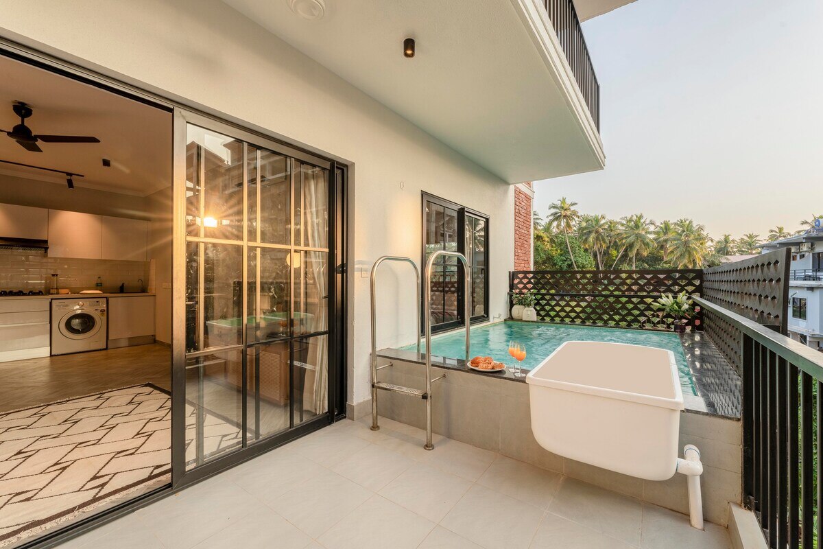 Staymaster Chic 1BHK Apt | Pvt Pool | Calangute - Tap to explore photos