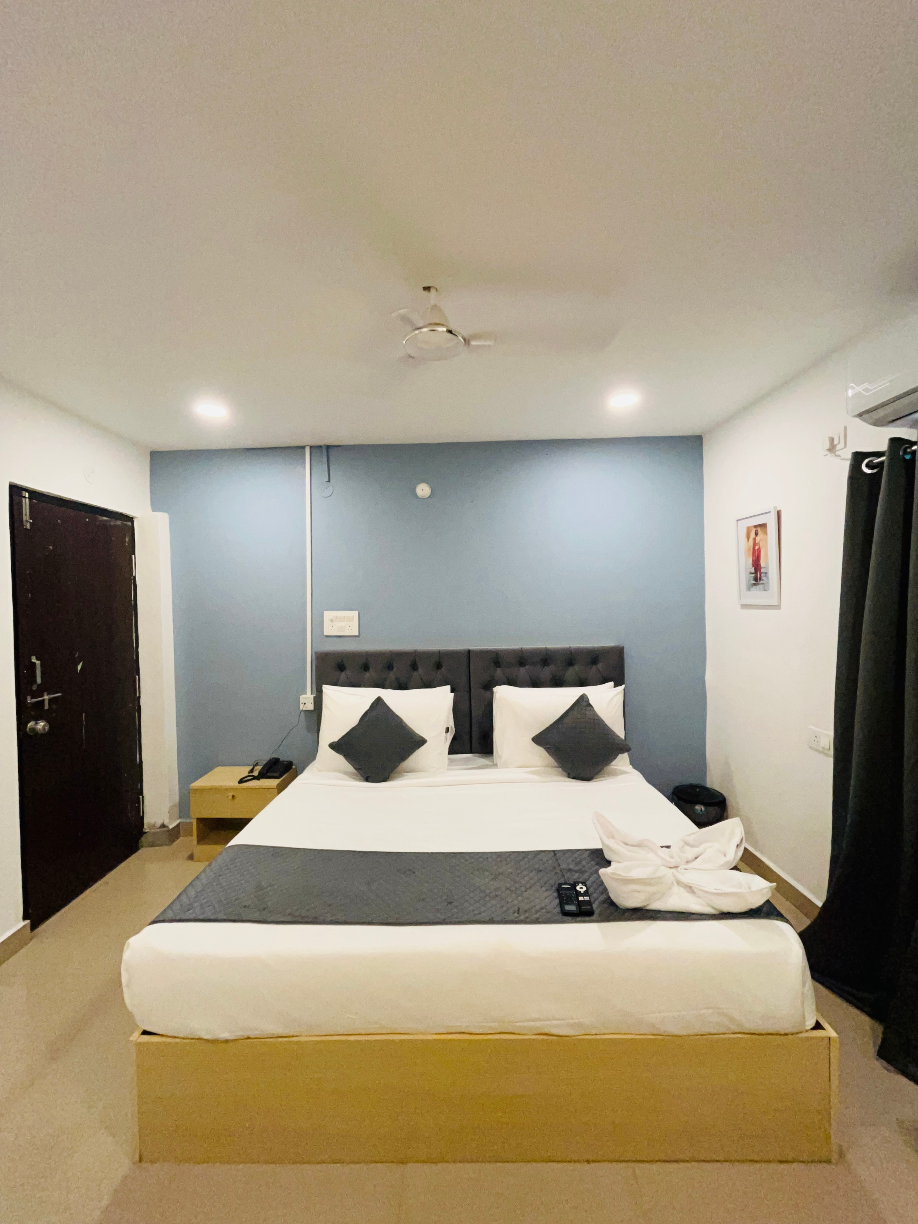 Hotel Wild Wings Gachibowli - Tap to explore photos