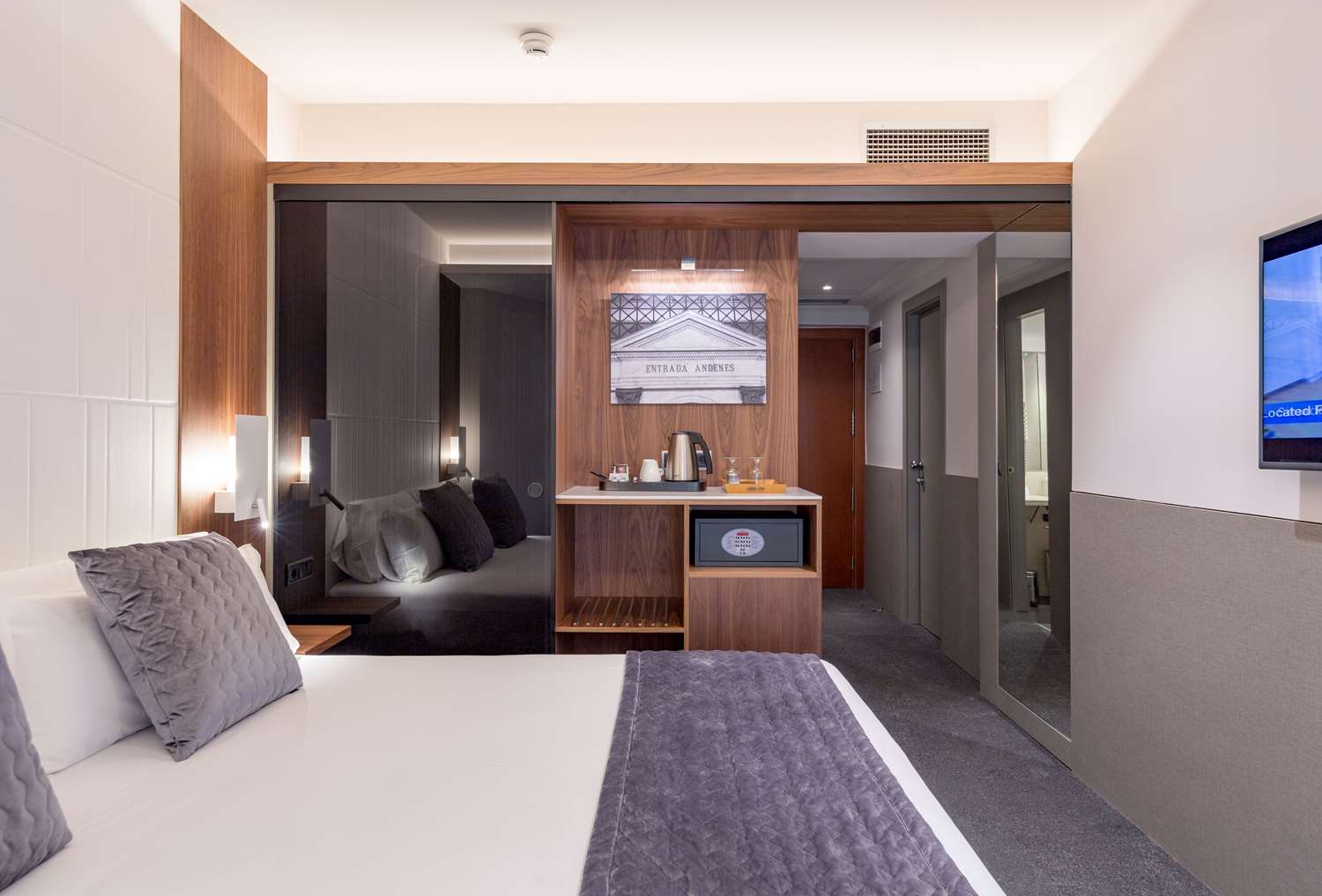 Best Western Premier Hotel Dante - Tap to explore photos