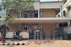 PJ 2 Luxury Home stay, Tuni