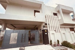 Hotel O Home Shree Narayana Homestay, Ayodhya