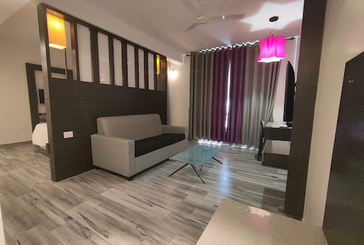 Townhouse Coimbatore International Airport Formerly MK Elegance Inn