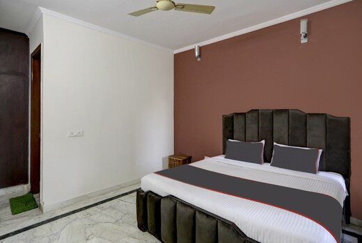 Hotel O Uk House Residency
