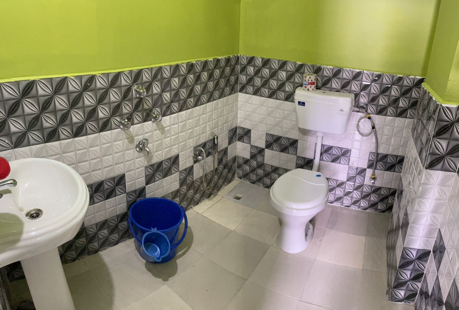 Gantavya Homestay - Tap to explore photos