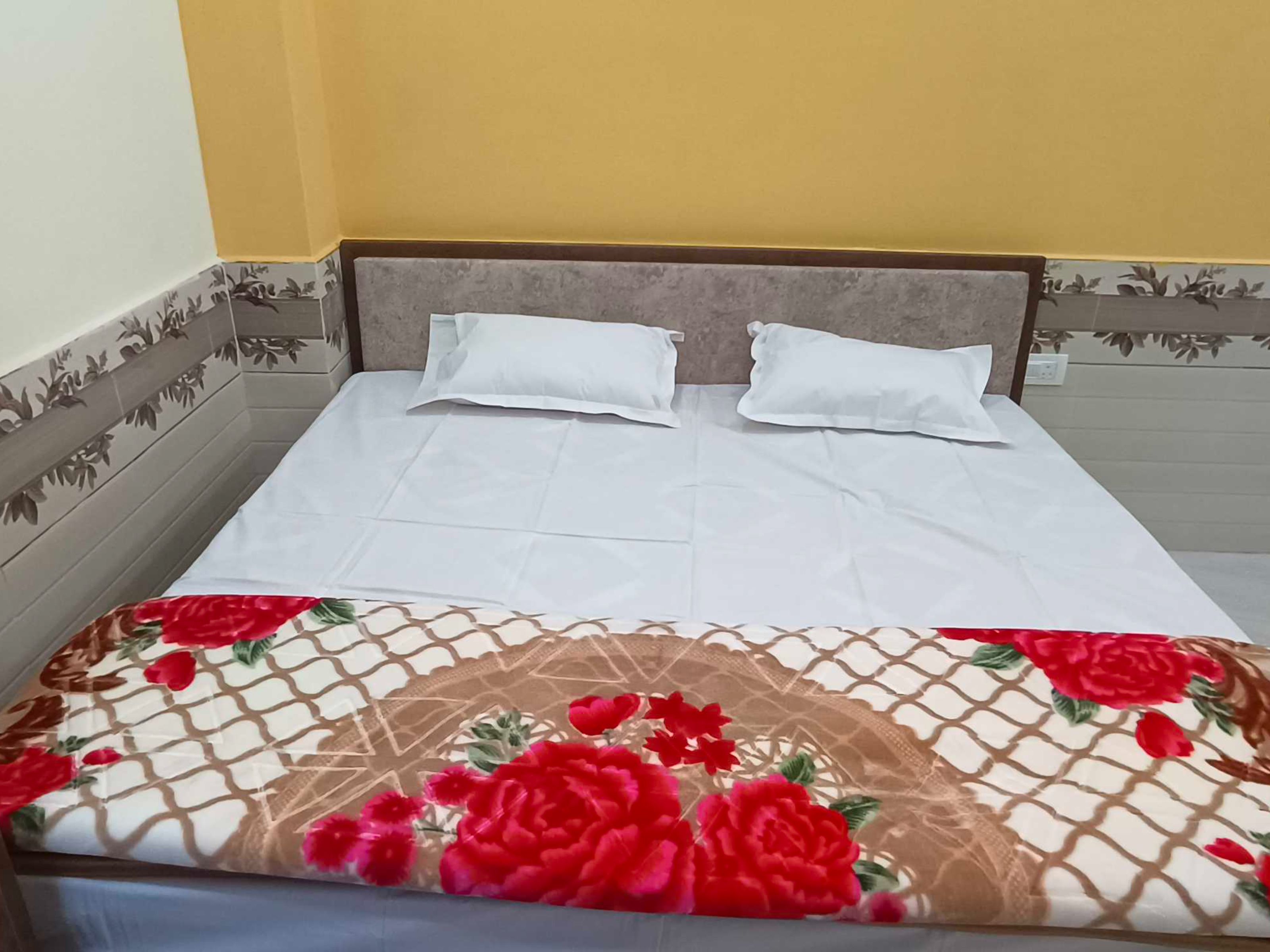 Hotel O Abhi Palace - Tap to explore photos