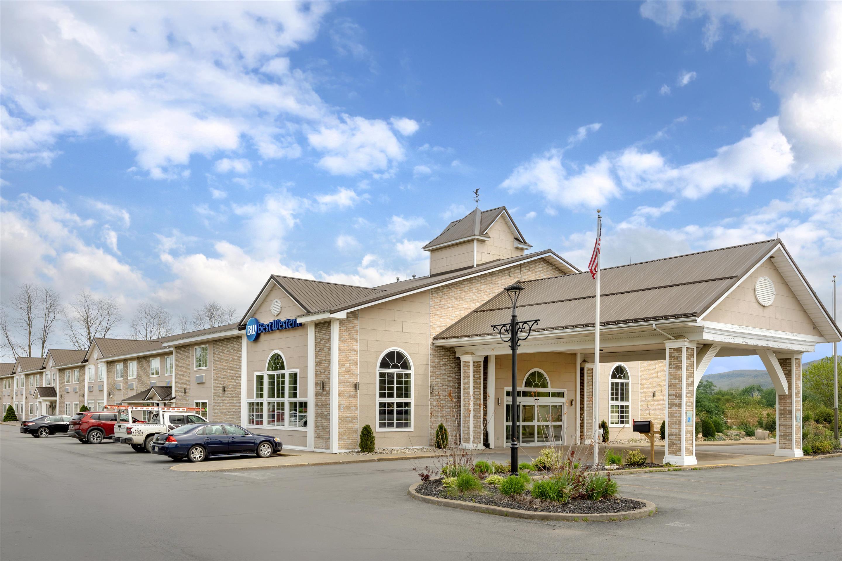 Best Western Cooperstown Inn & Suites - Tap to explore photos
