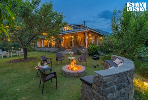 StayVista at Mayflower Aramgarh