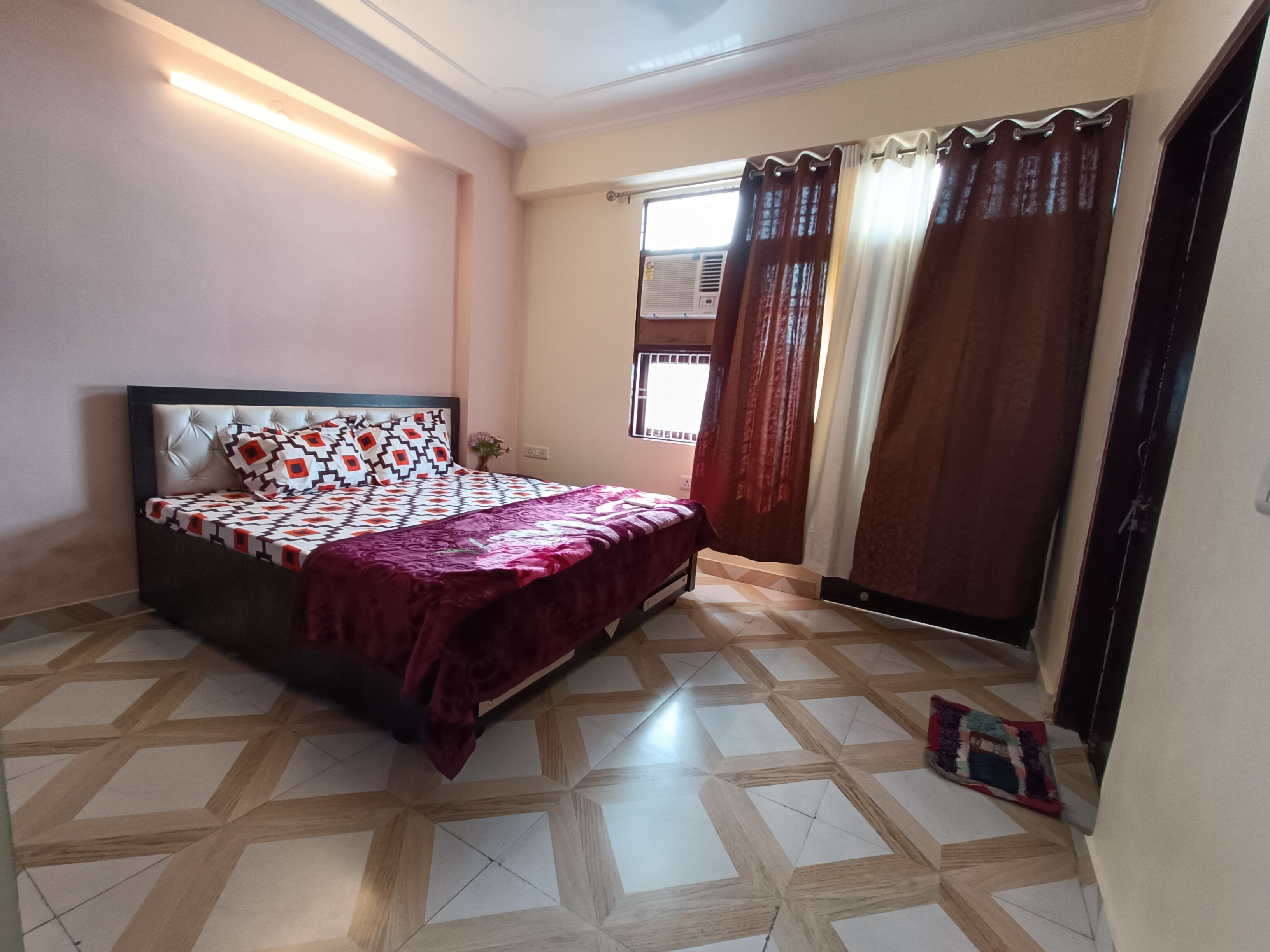 Pvt 2 BHK appartment, No disturbance Nr Airport - Tap to explore photos
