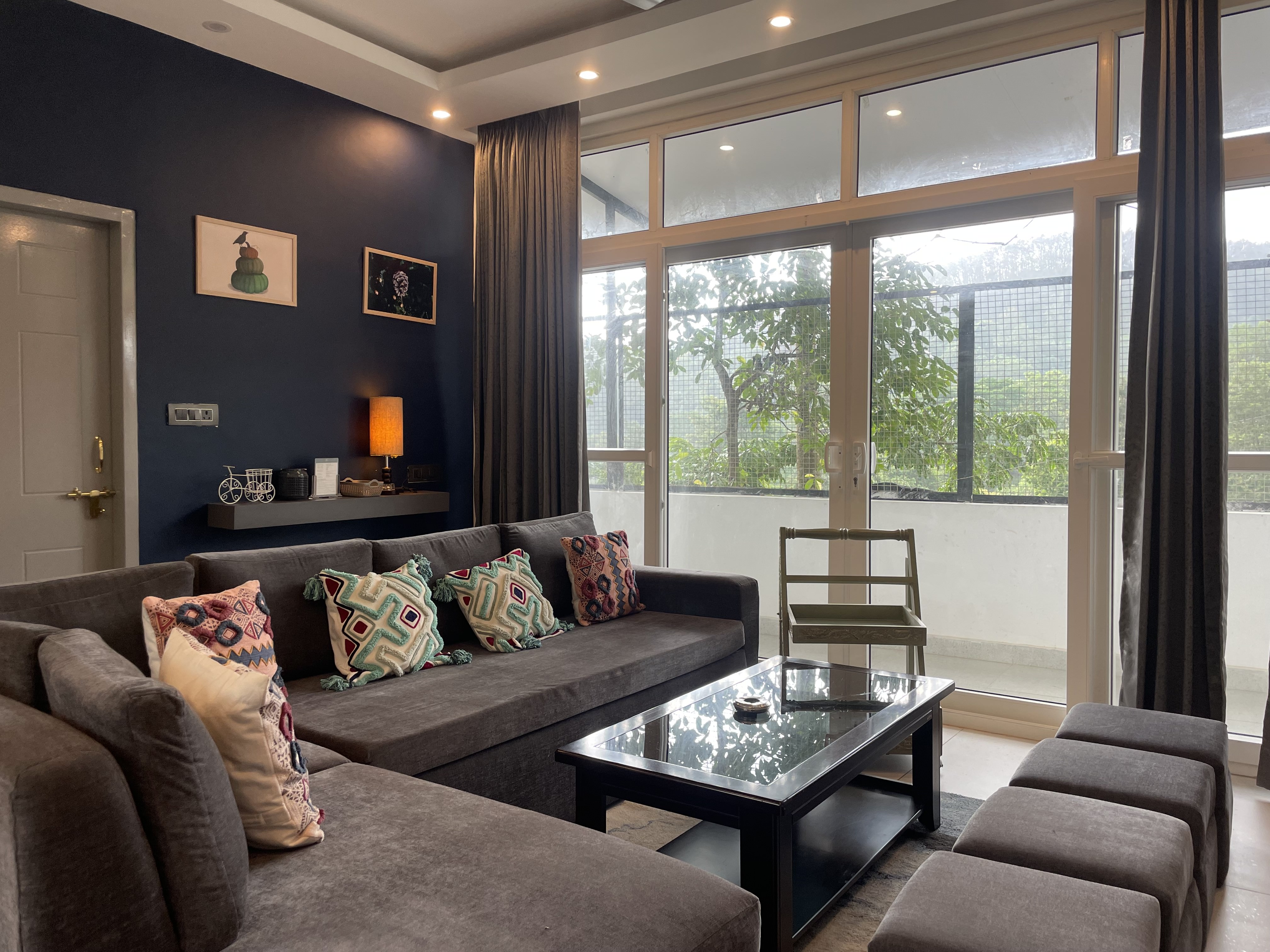 2 BR Luxurious River facing Cottage With Jacuzzi - Tap to explore photos