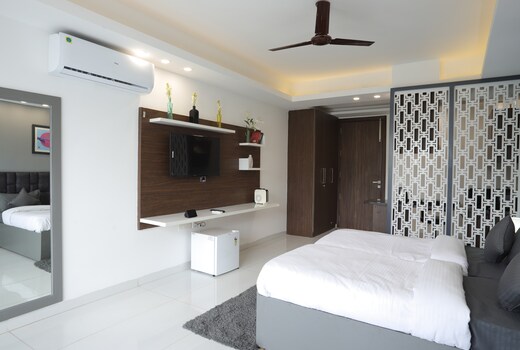 Housr Sector 54 Gurgaon Suncity Golf Course Road
