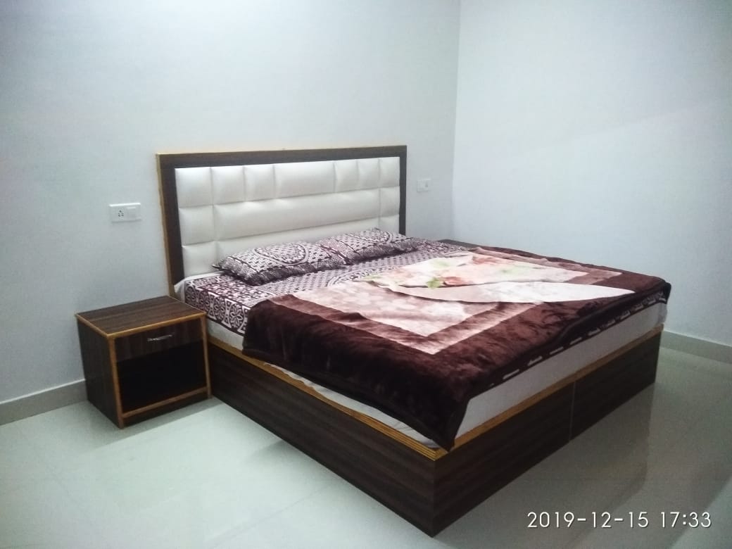 Greenwoods Homestay - Tap to explore photos