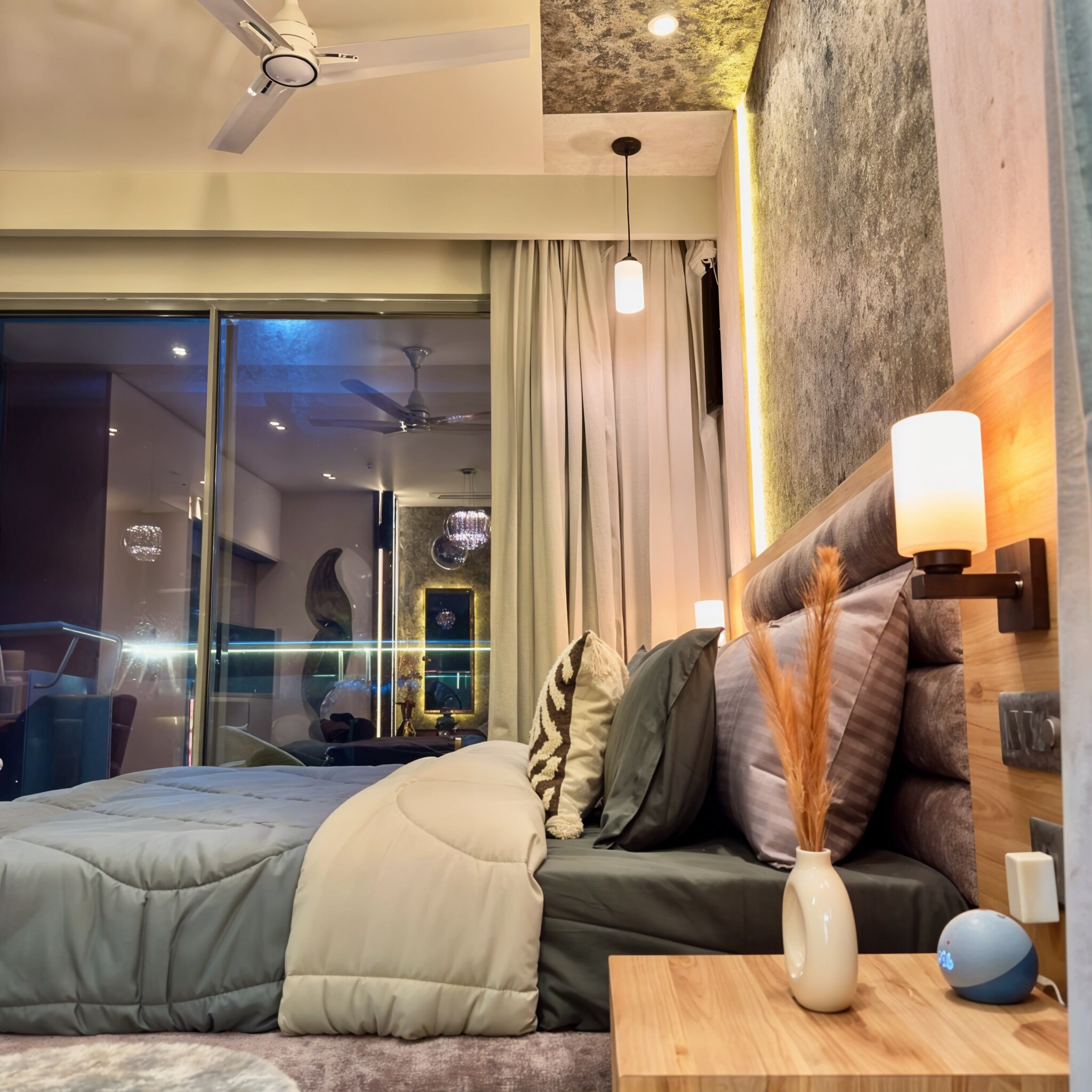 Obsidian|Studio Apt|35th Floor| Noida|By Homeyhuts - Tap to explore photos