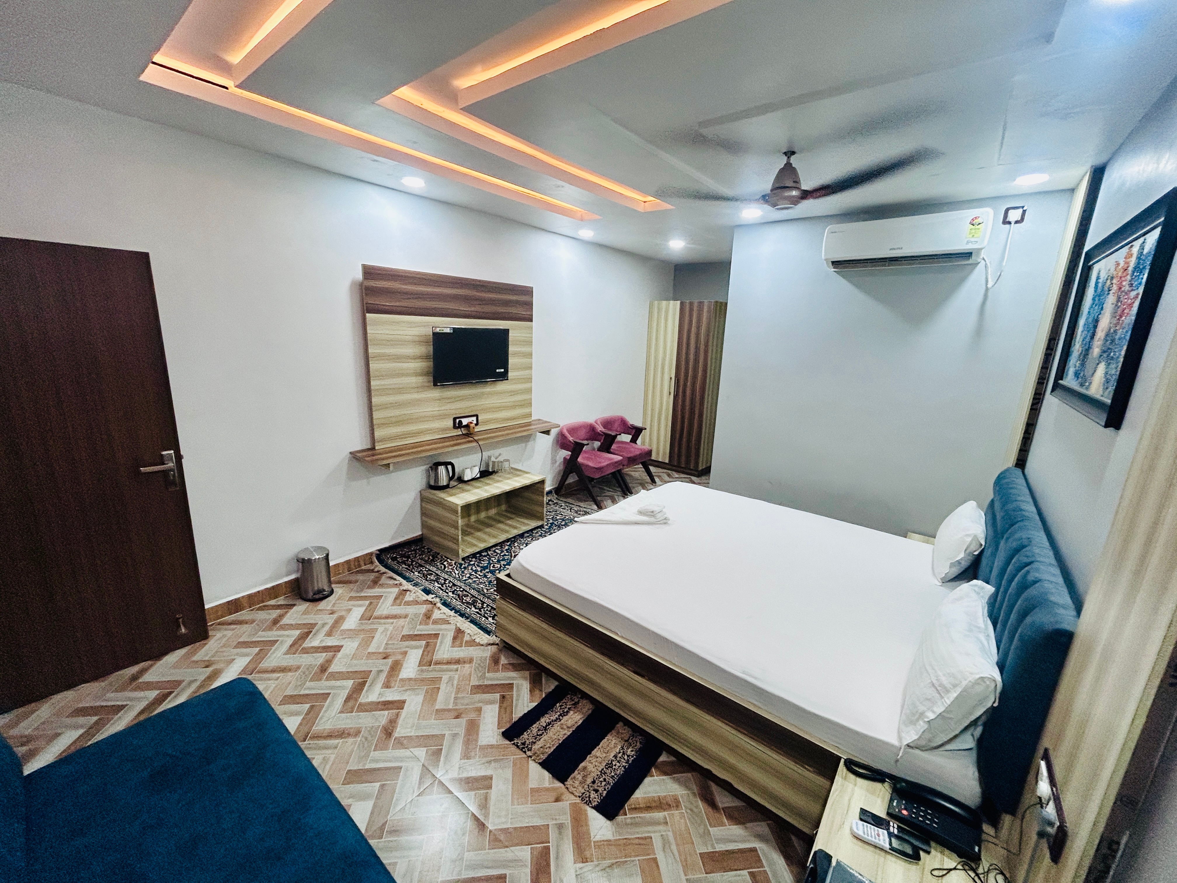 HOTEL DWARKA PALACE - Tap to explore photos