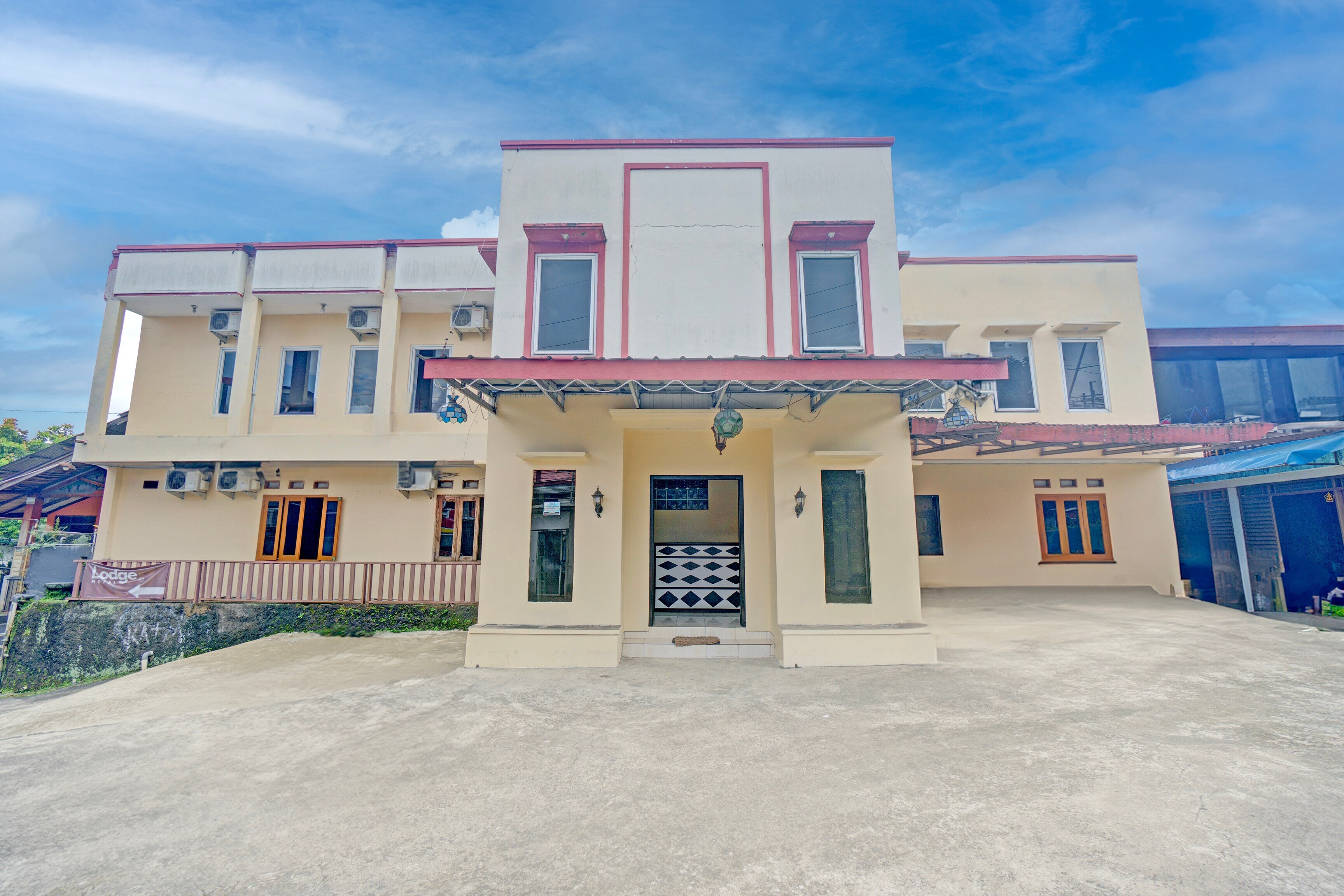 Hotel O Puncak Bogor Near Taman Safari Formerly Hotel Satya Luhur - Tap to explore photos