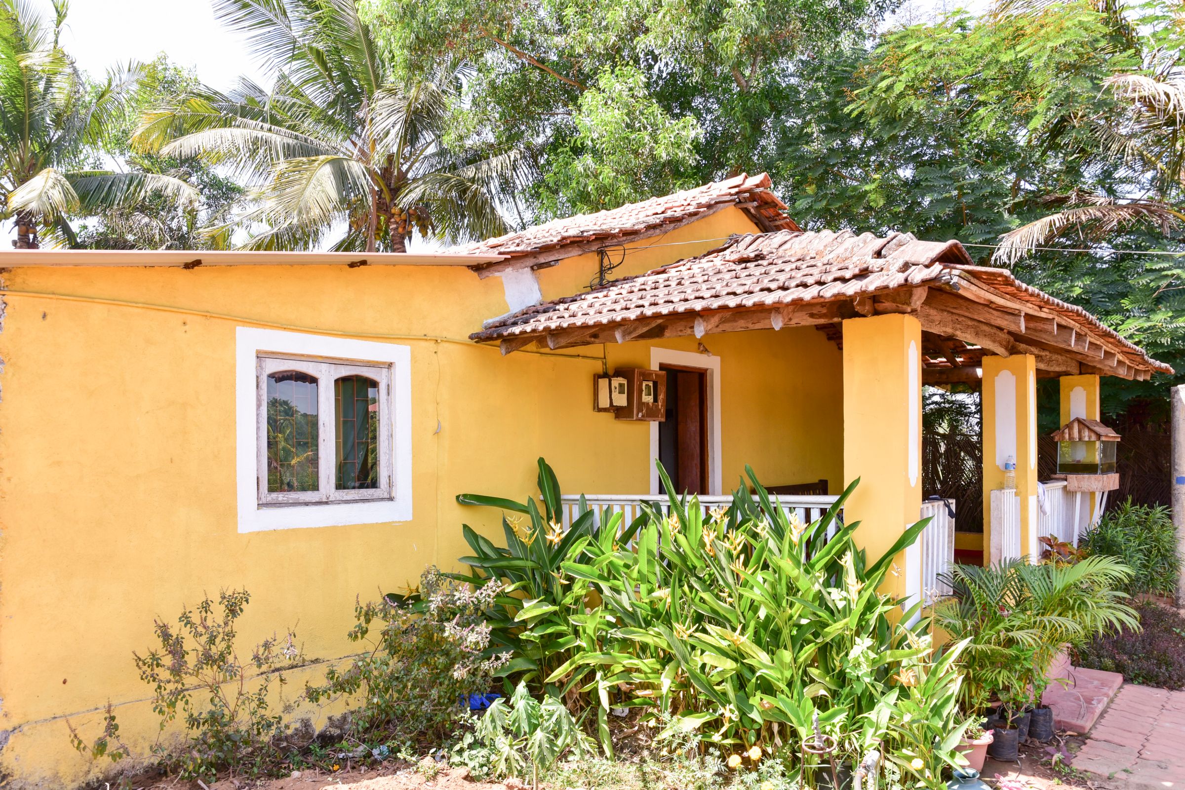 Shivdas Guest House - Tap to explore photos