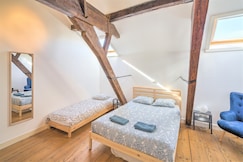 Elegant Duplex for 12 in Capital Street, Tholen