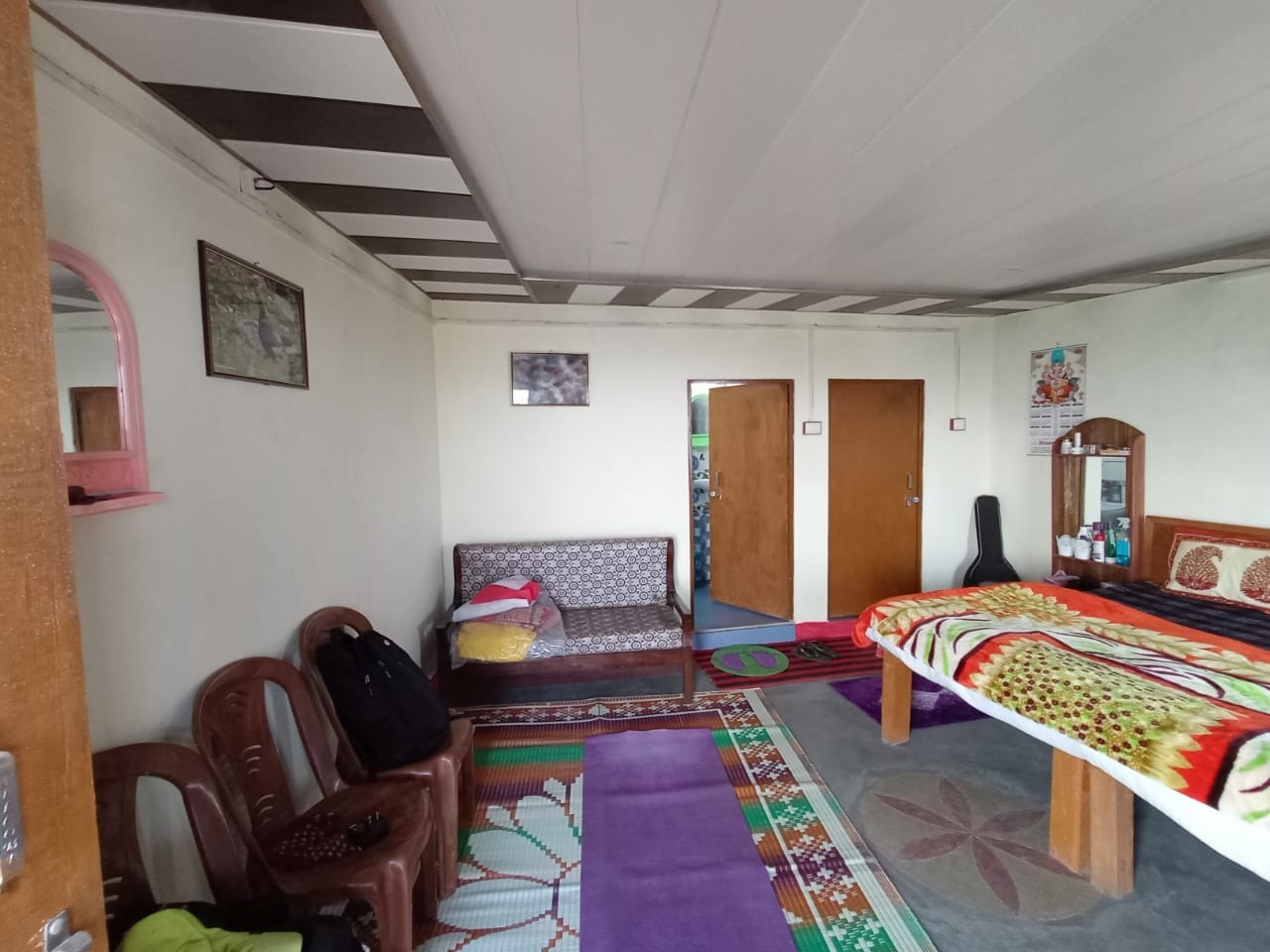 Ananda Homestay - Tap to explore photos