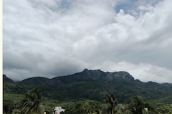 Santhi residency inn, Kutralam