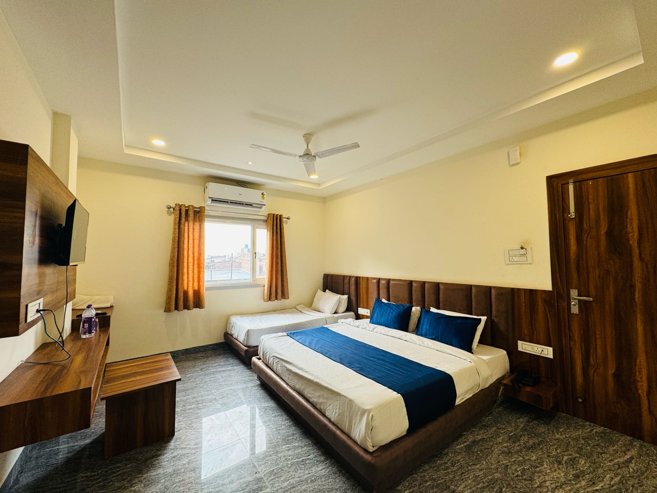 Hotel Anand - Tap to explore photos