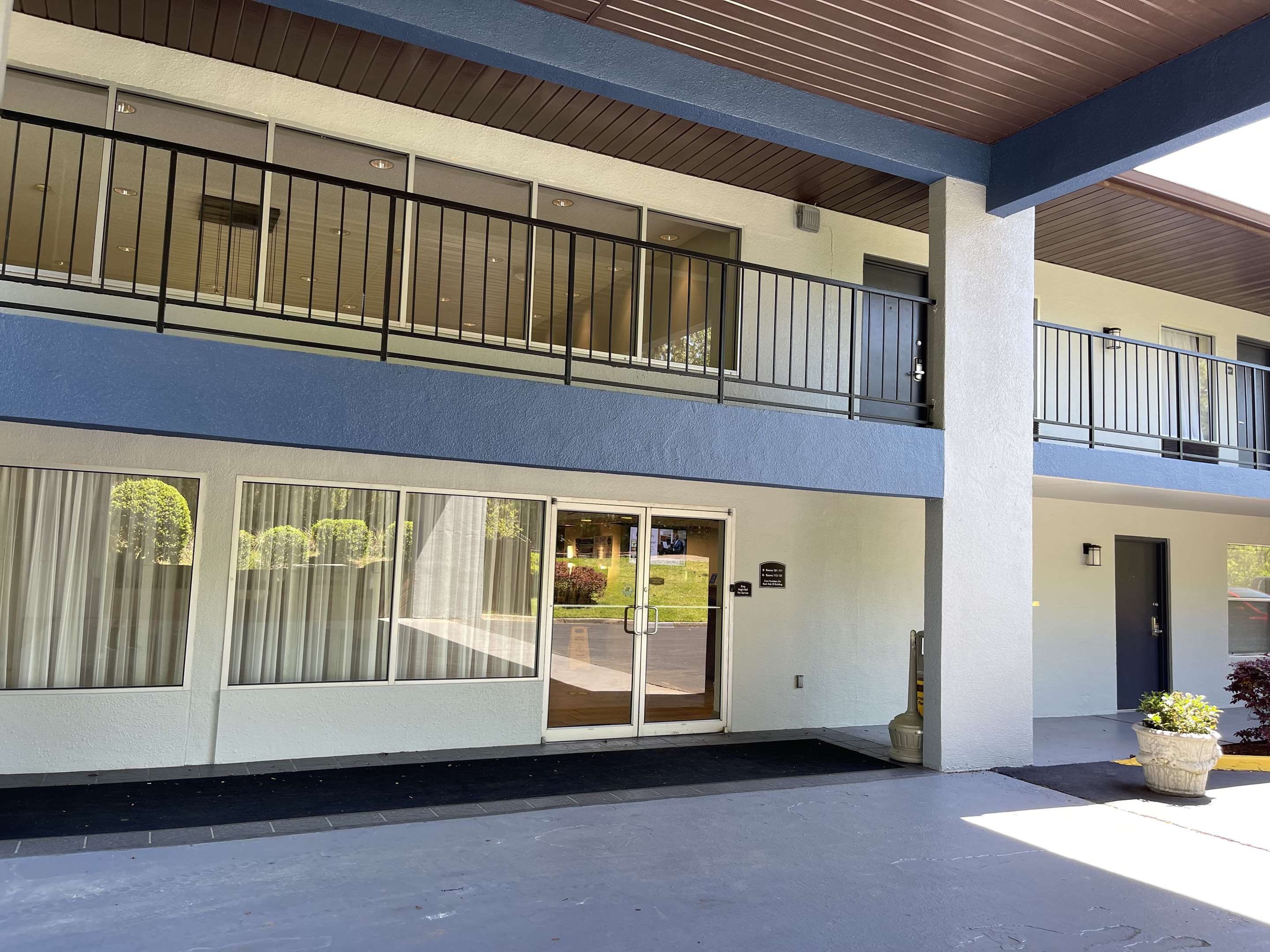 Best Western Tallahassee-Downtown Inn & Suites - Tap to explore photos
