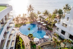 Sunset Beach Resort & Spa - Beachfront Pirate Fire Show, Phu Quoc