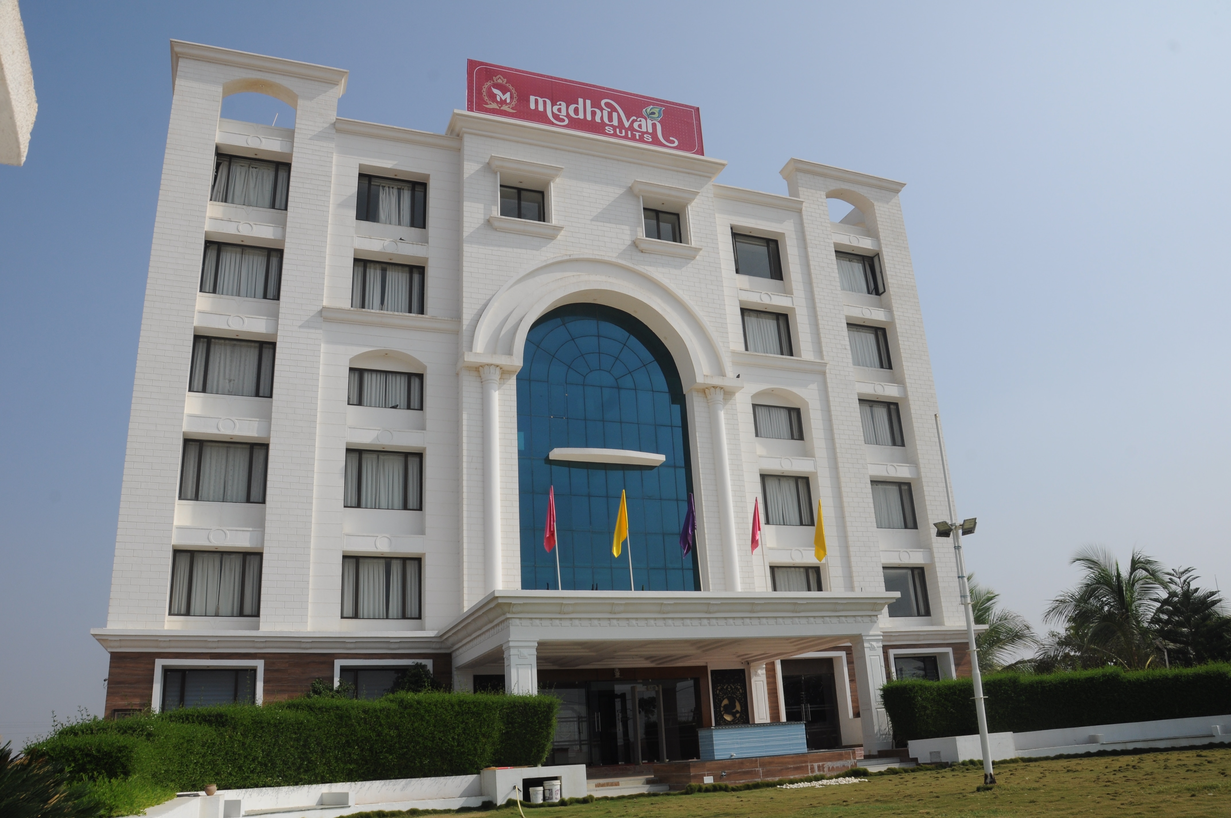 Daksh The Madhuvan Suites Dwarka - Holidays Selection - Tap to explore photos